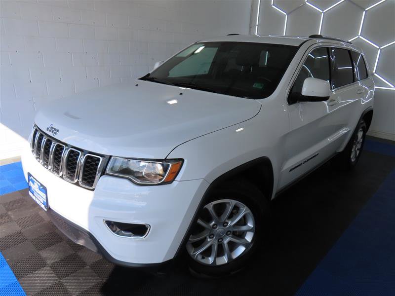 Used 2021 Jeep Grand Cherokee Laredo image 4