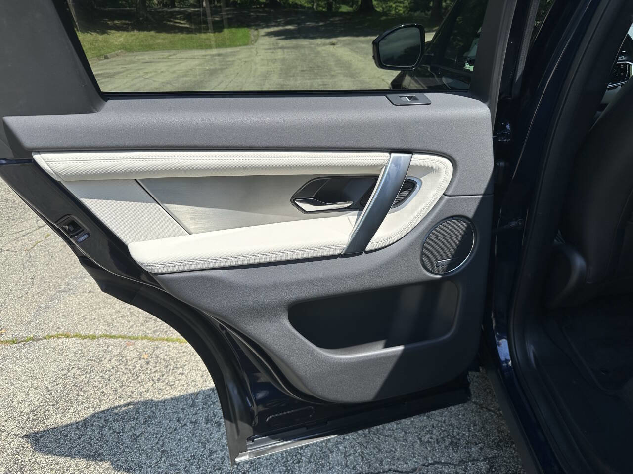 Used 2023 Land Rover Discovery Sport S R-Dynamic image 19