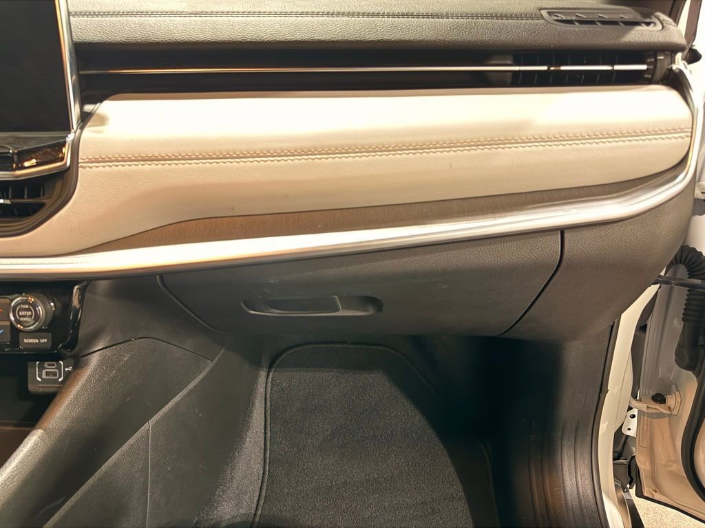 Used 2025 Jeep Compass Limited AWD/4WD image 27