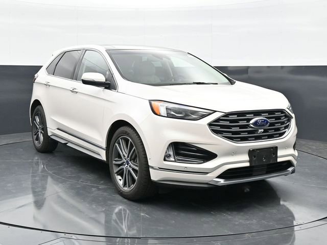 Used 2019 Ford Edge Titanium w/ Equipment Group 301A AWD/4WD image 4
