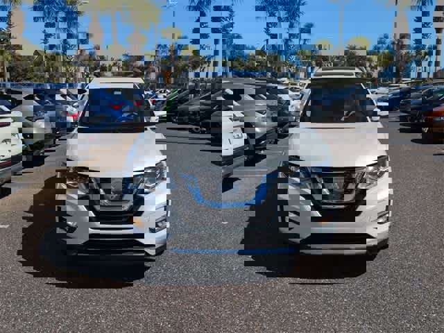 Used 2017 Nissan Rogue SL w/ SL Premium Package image 3