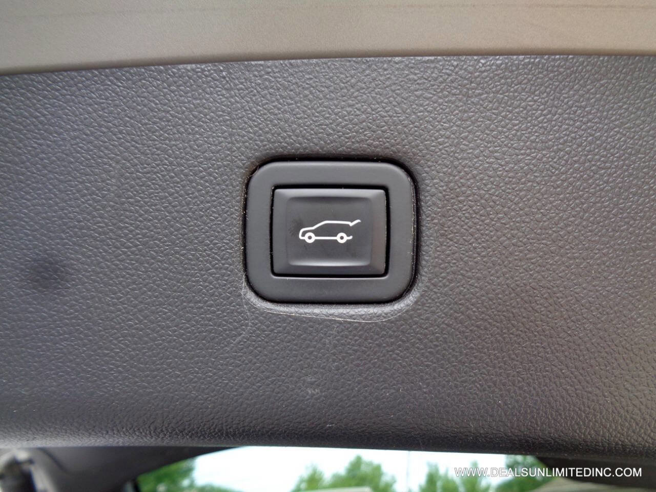 Used 2021 Chevrolet Blazer LT AWD/4WD image 19