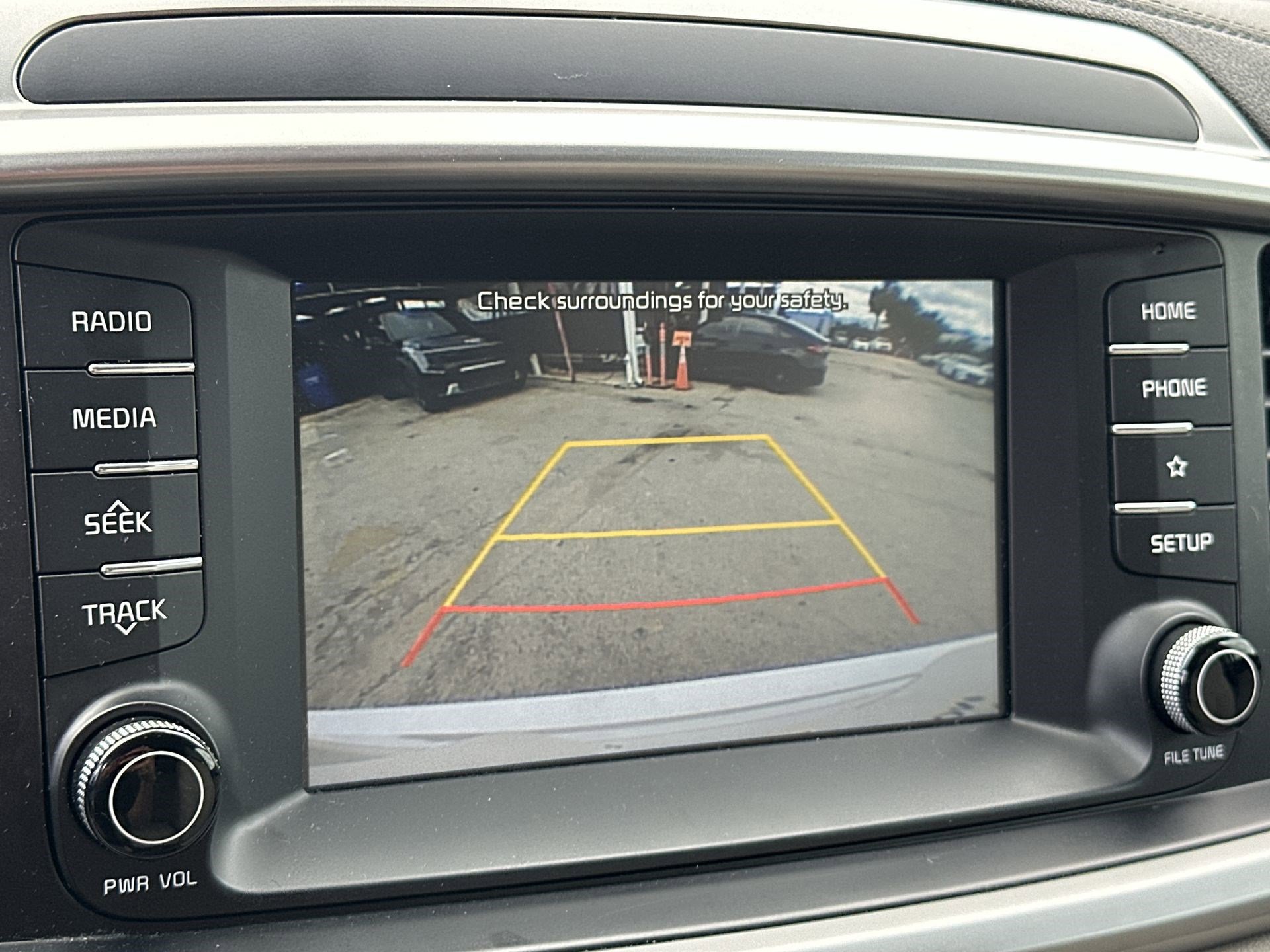 Used 2020 Kia Sorento LX image 22