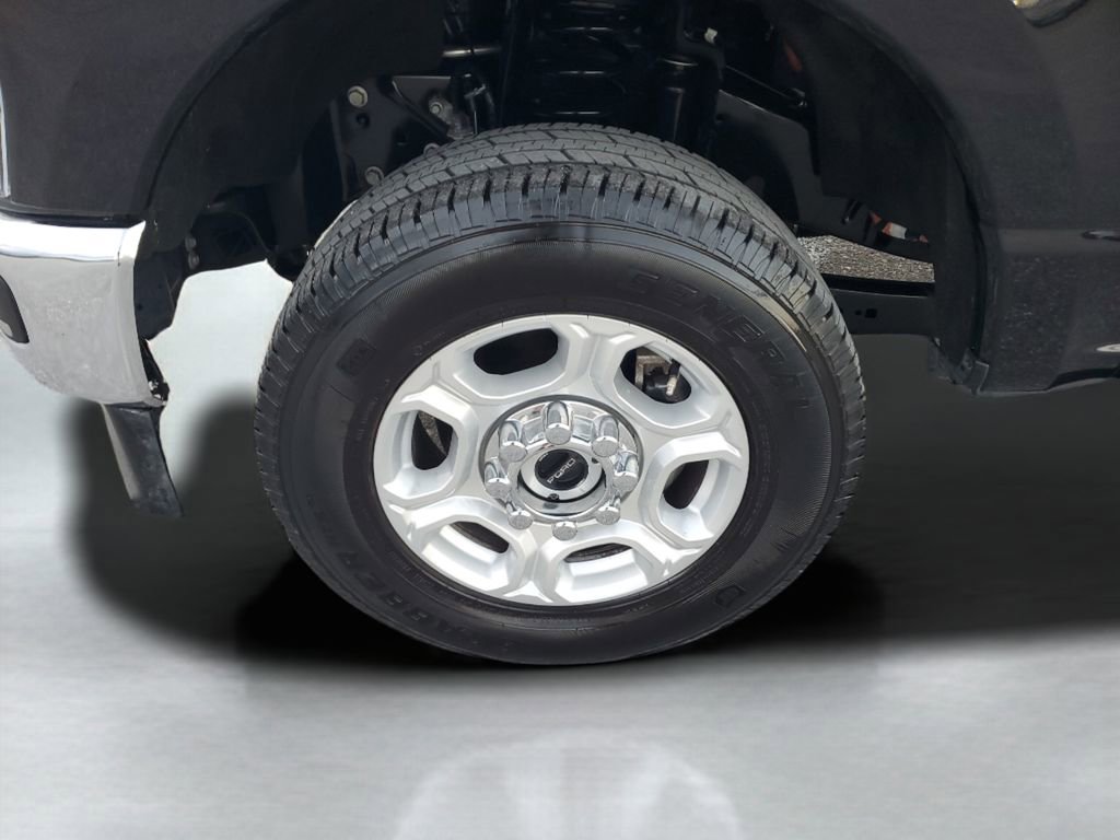 Used 2025 Ford F250 XLT image 18