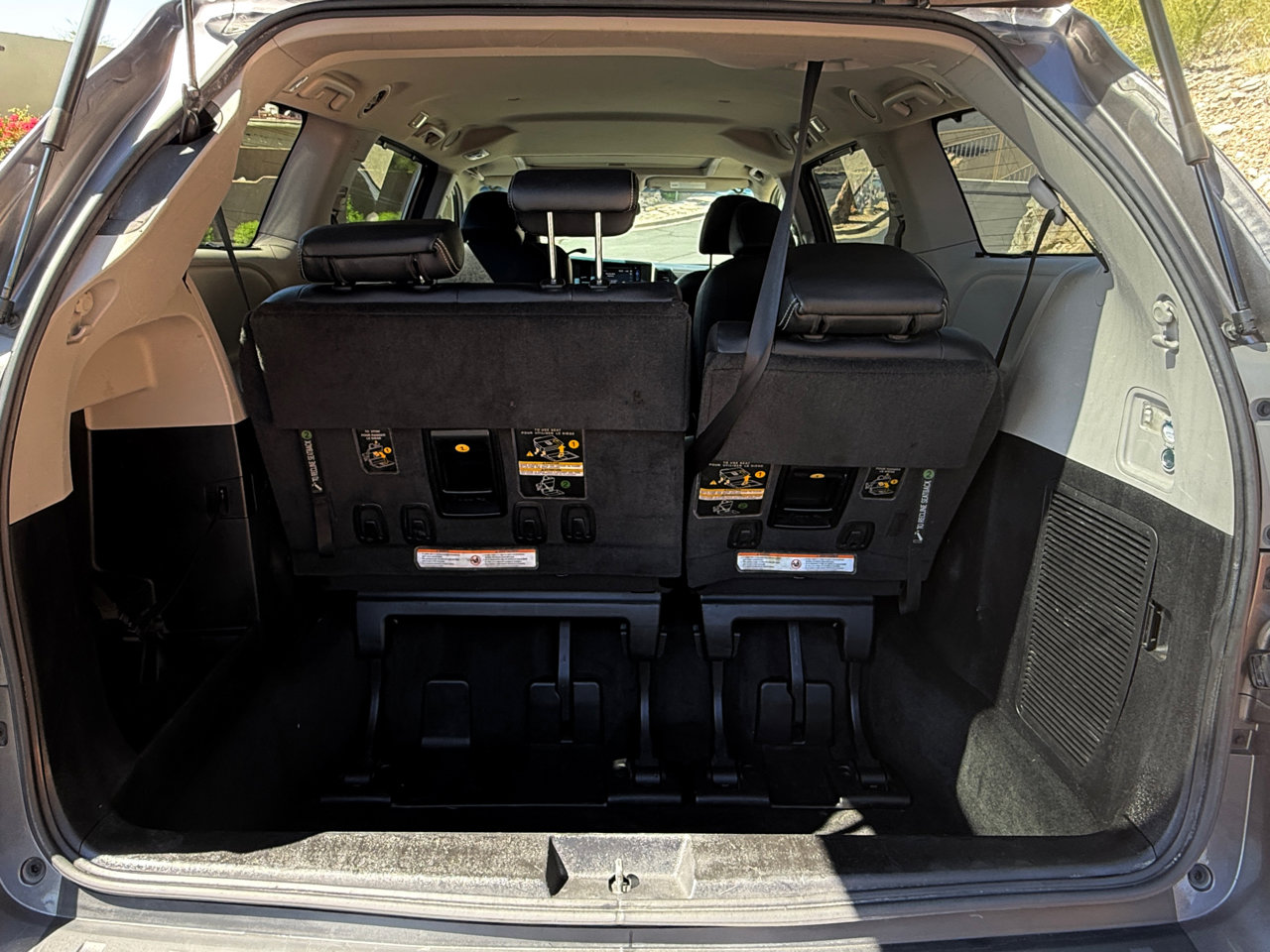 Used 2015 Toyota Sienna SE image 16