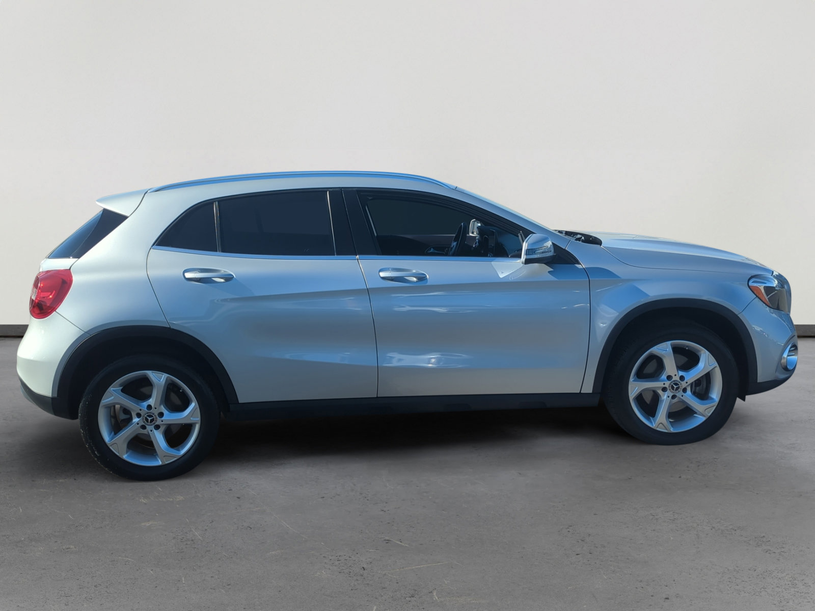 Used 2018 Mercedes-Benz GLA 250 w/ Convenience Package image 6