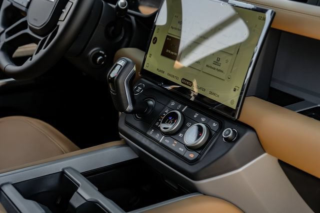 New 2026 Land Rover Defender 110 X AWD/4WD image 31