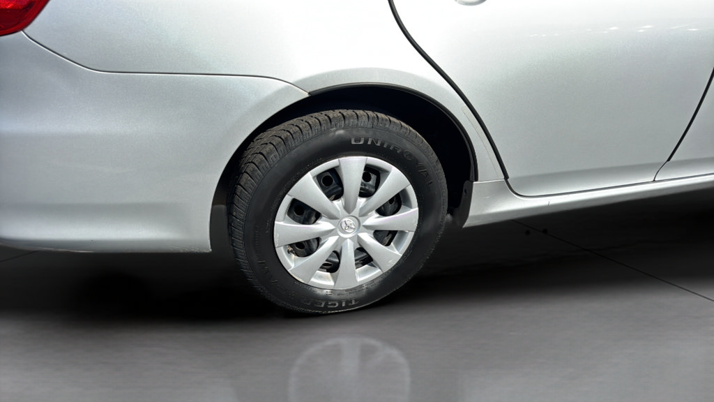 Used 2013 Toyota Corolla L FWD image 35