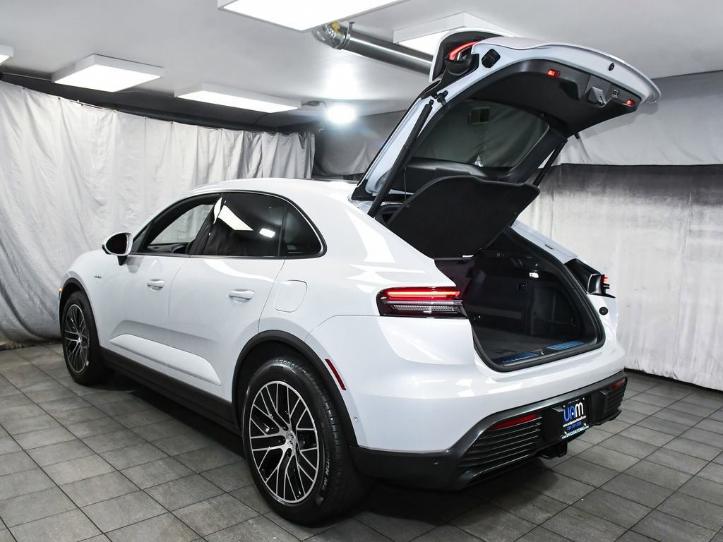 Used 2025 Porsche Macan 4 Electric AWD/4WD image 67