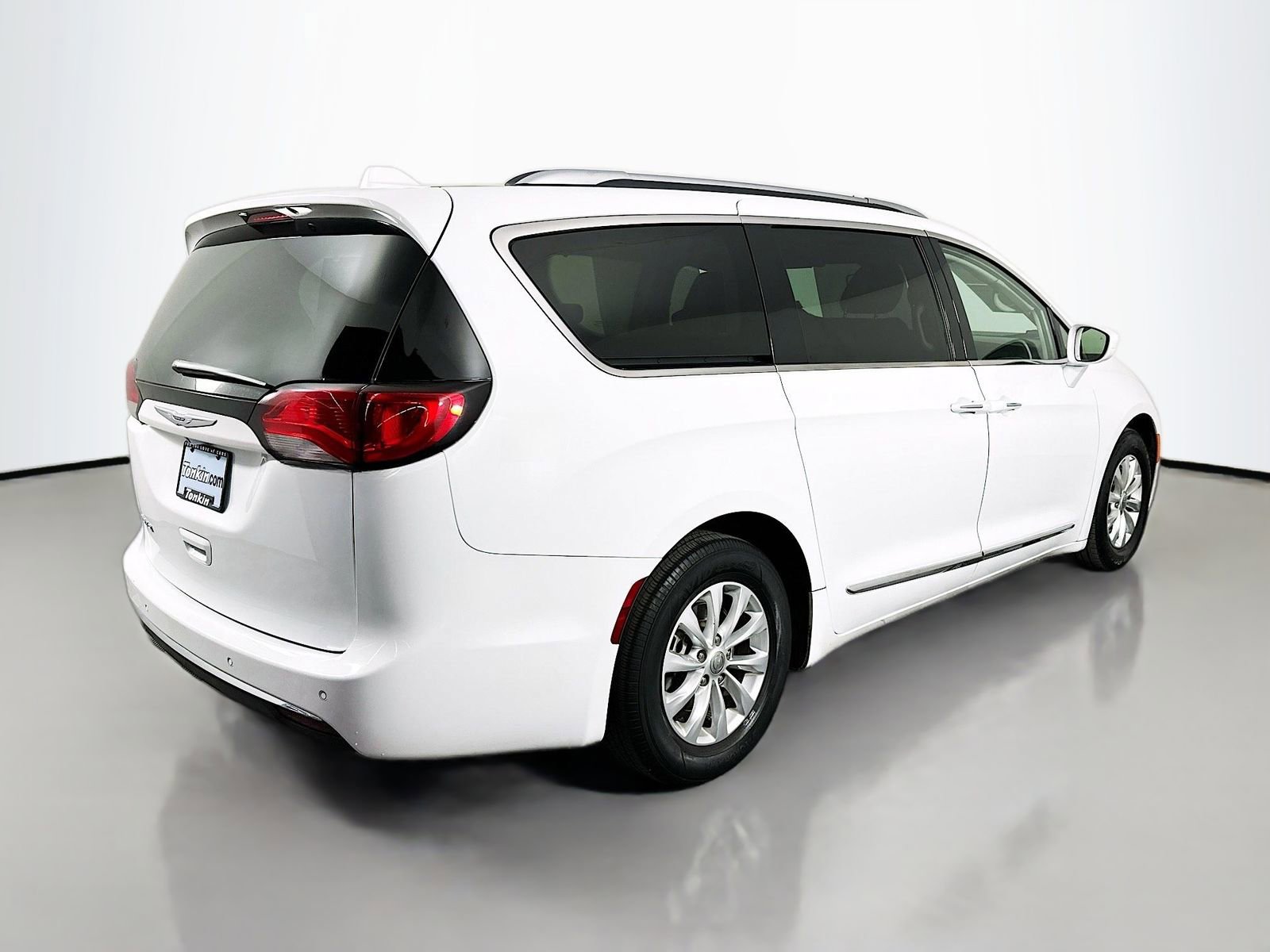 Used 2019 Chrysler Pacifica Touring-L image 8