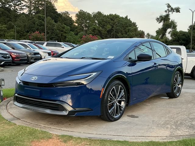 Used 2023 Toyota Prius XLE AWD/4WD image 3
