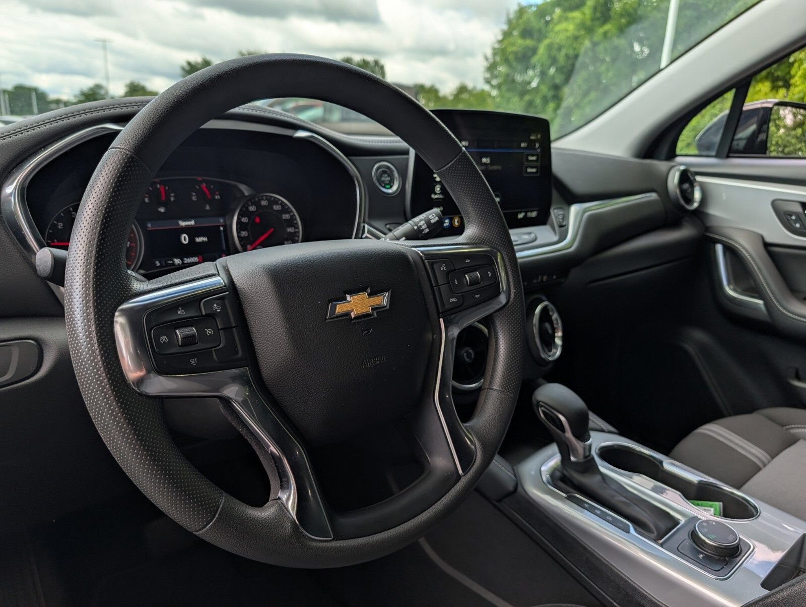 Used 2025 Chevrolet Blazer LT AWD/4WD image 24