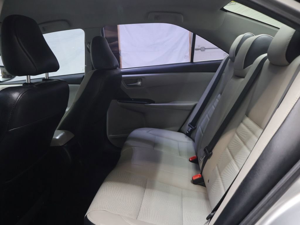 Used 2016 Toyota Camry SE FWD image 14