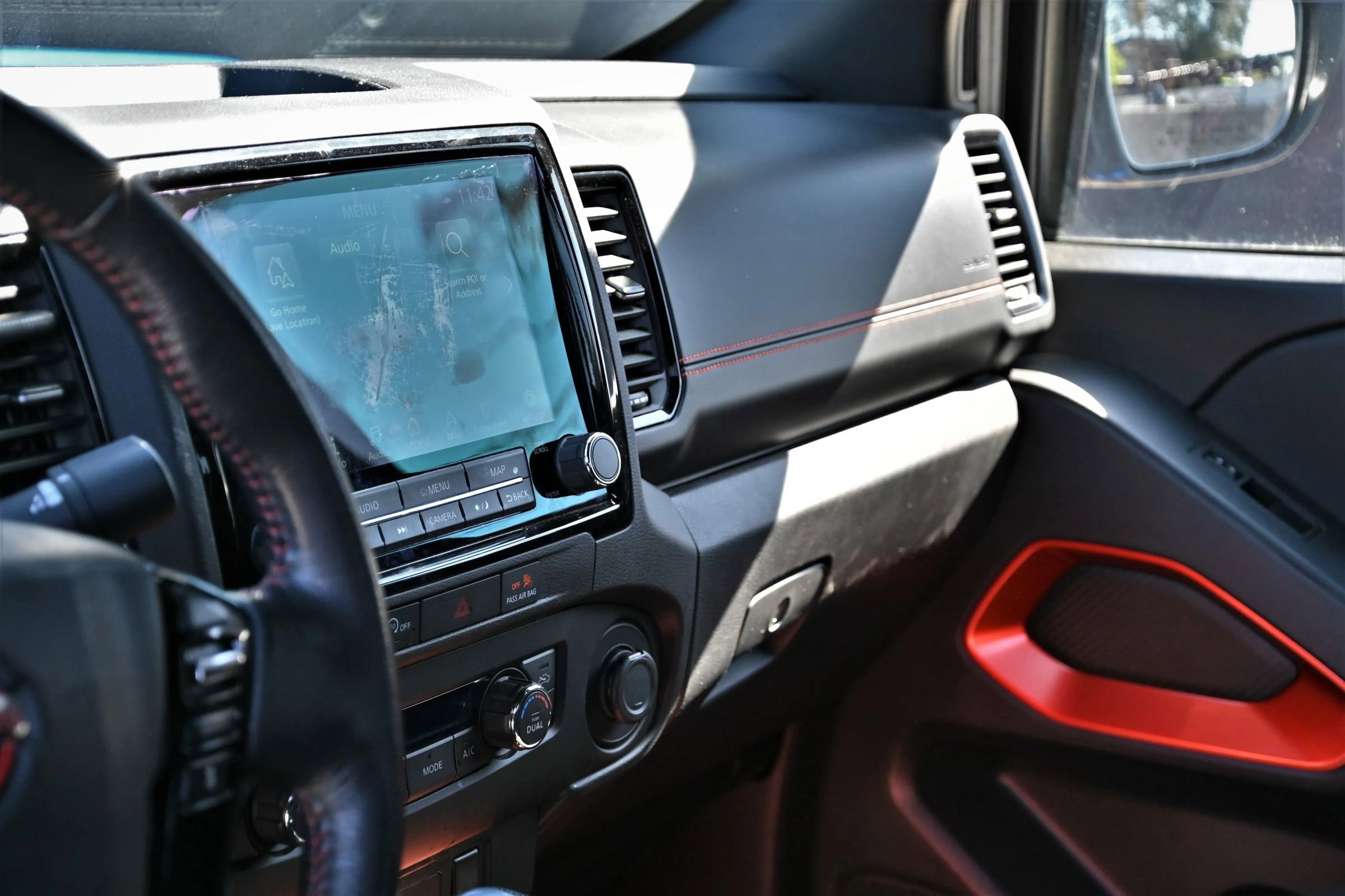 Used 2024 Nissan Frontier Pro-X w/ Technology Package image 13