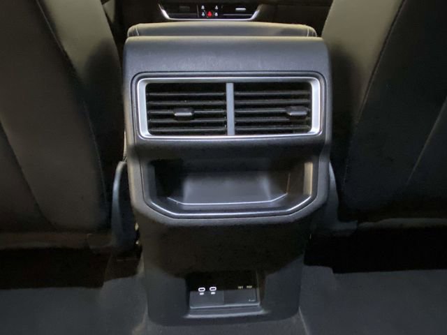 Used 2024 Volkswagen Atlas Cross Sport SE image 11