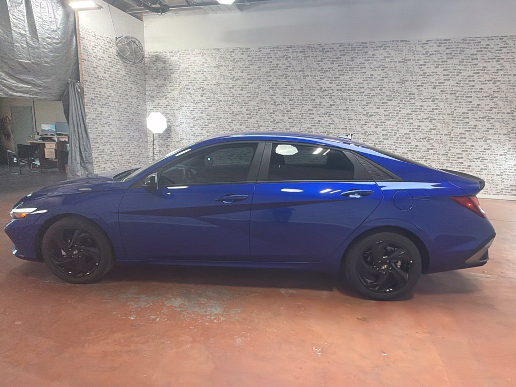 Used 2026 Hyundai Elantra Sport w/ Cargo Package FWD image 4