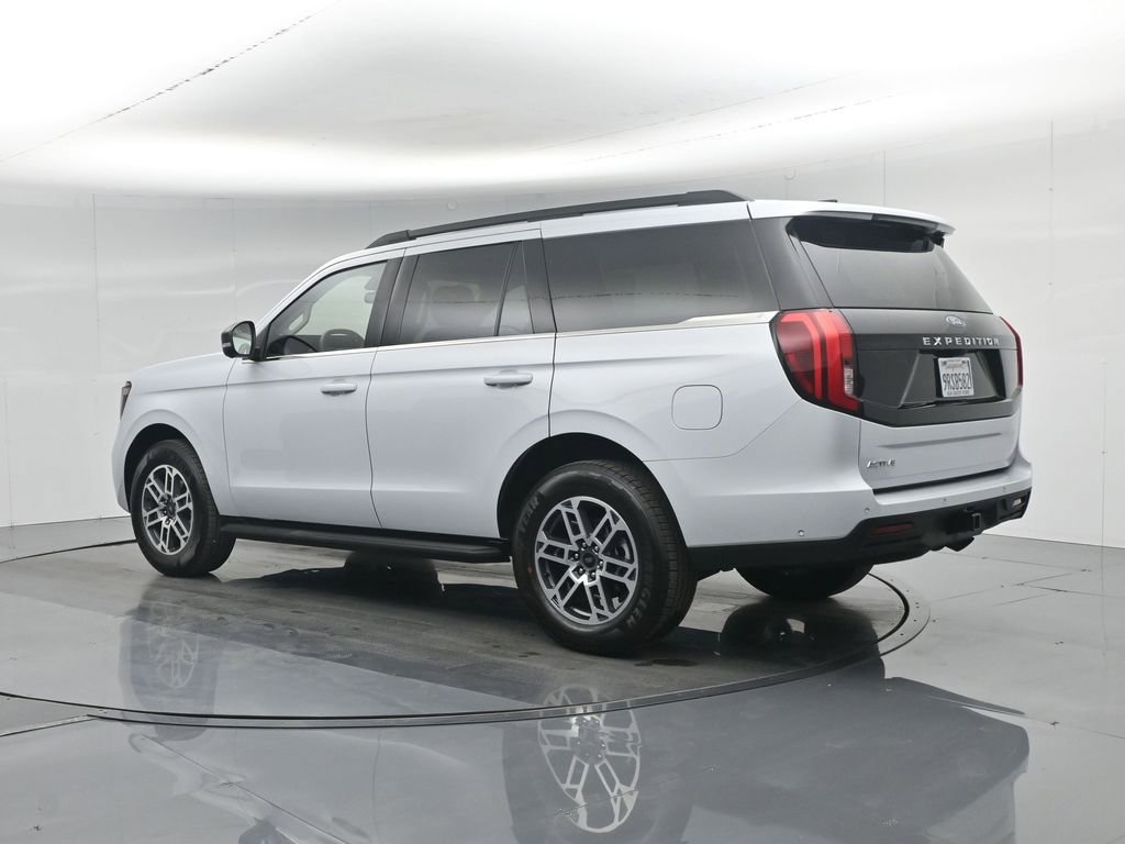 Certified 2025 Ford Expedition Active image 7