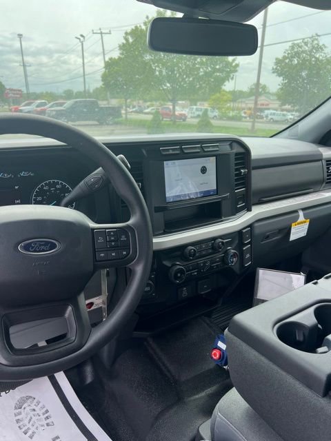 New 2026 Ford F550 4x4 Supercab Super Duty w/ XLT Value Package image 27