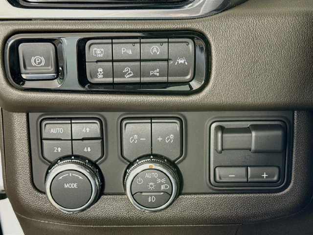 Used 2026 GMC Yukon XL Elevation w/ Elevation Premium Package AWD/4WD image 11
