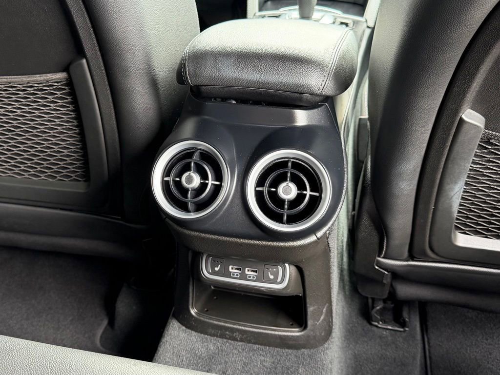 Used 2022 Alfa Romeo Stelvio Sprint RWD image 29