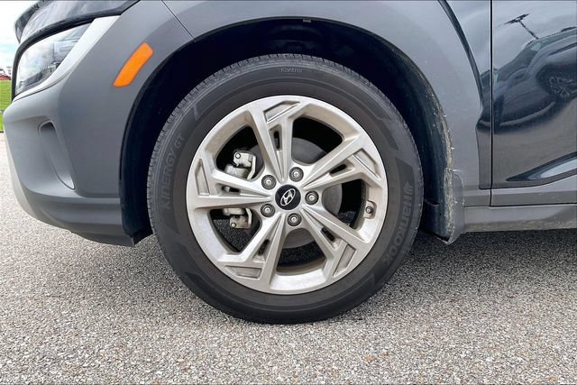 Used 2023 Hyundai Kona SEL w/ Cargo Package FWD image 4