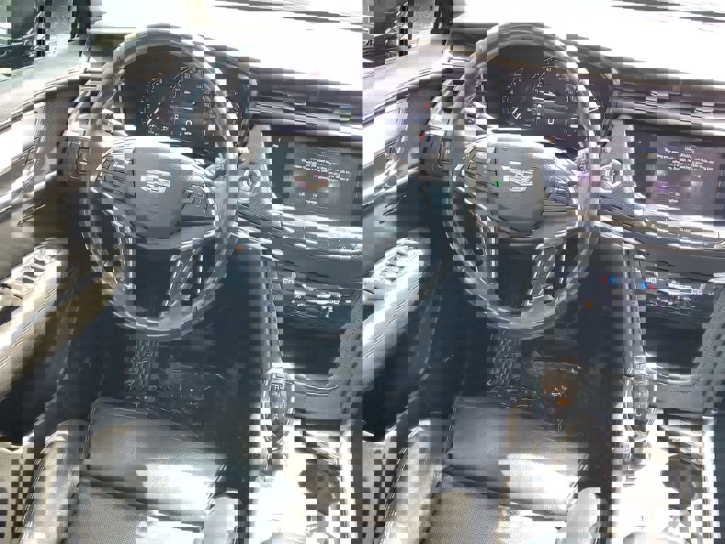 Used 2017 Cadillac XT5 Luxury w/ Driver Awareness Package FWD image 15