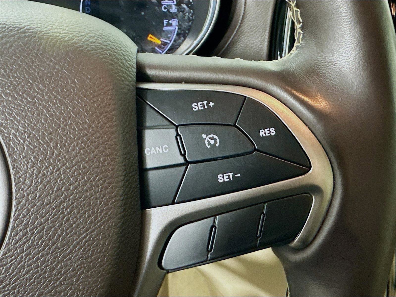 Used 2021 Jeep Grand Cherokee Overland image 14