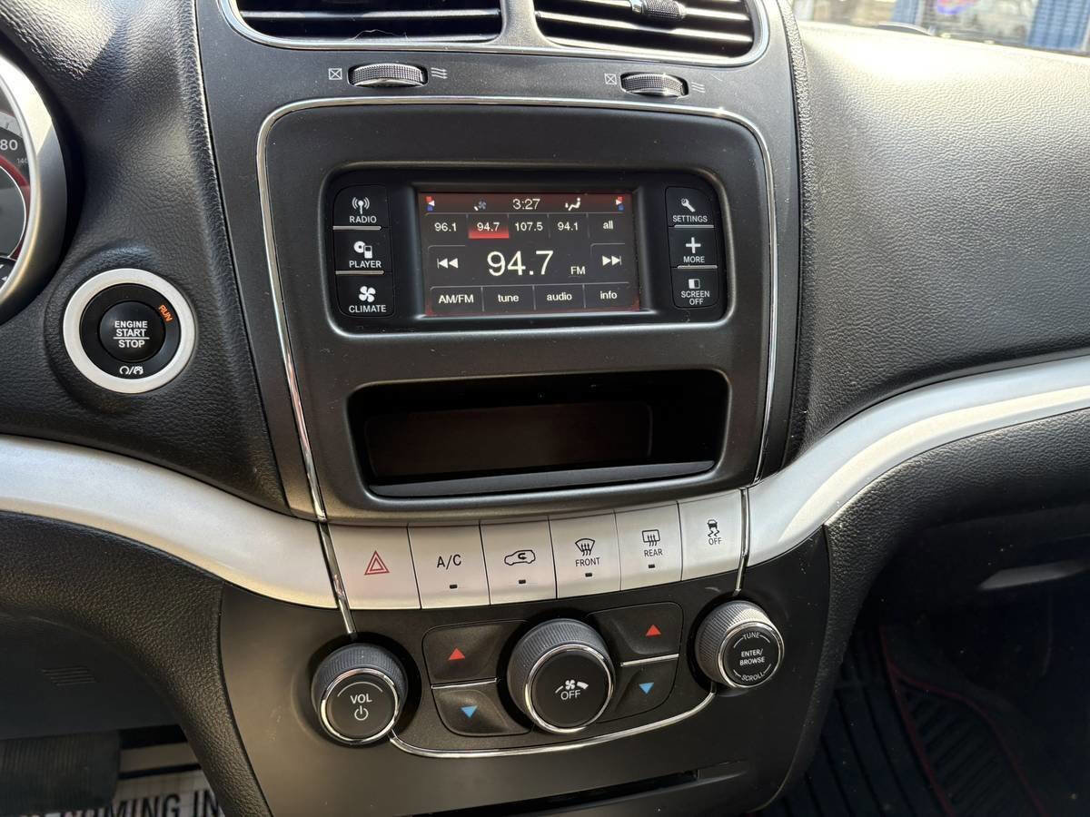 Used 2020 Dodge Journey SE image 13