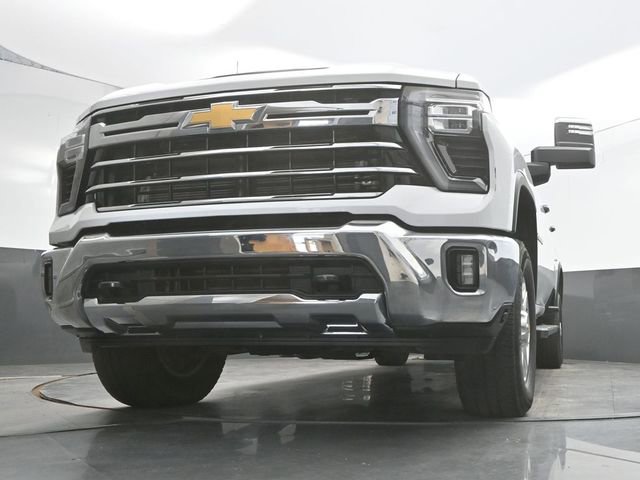 Used 2024 Chevrolet Silverado 2500 LTZ image 32