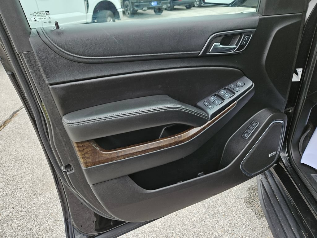 Used 2018 Chevrolet Suburban LT AWD/4WD image 19