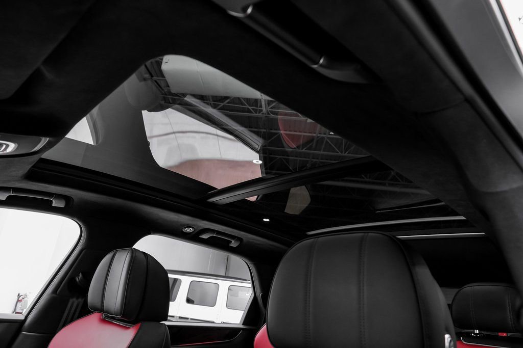 Used 2023 Bentley Bentayga image 25