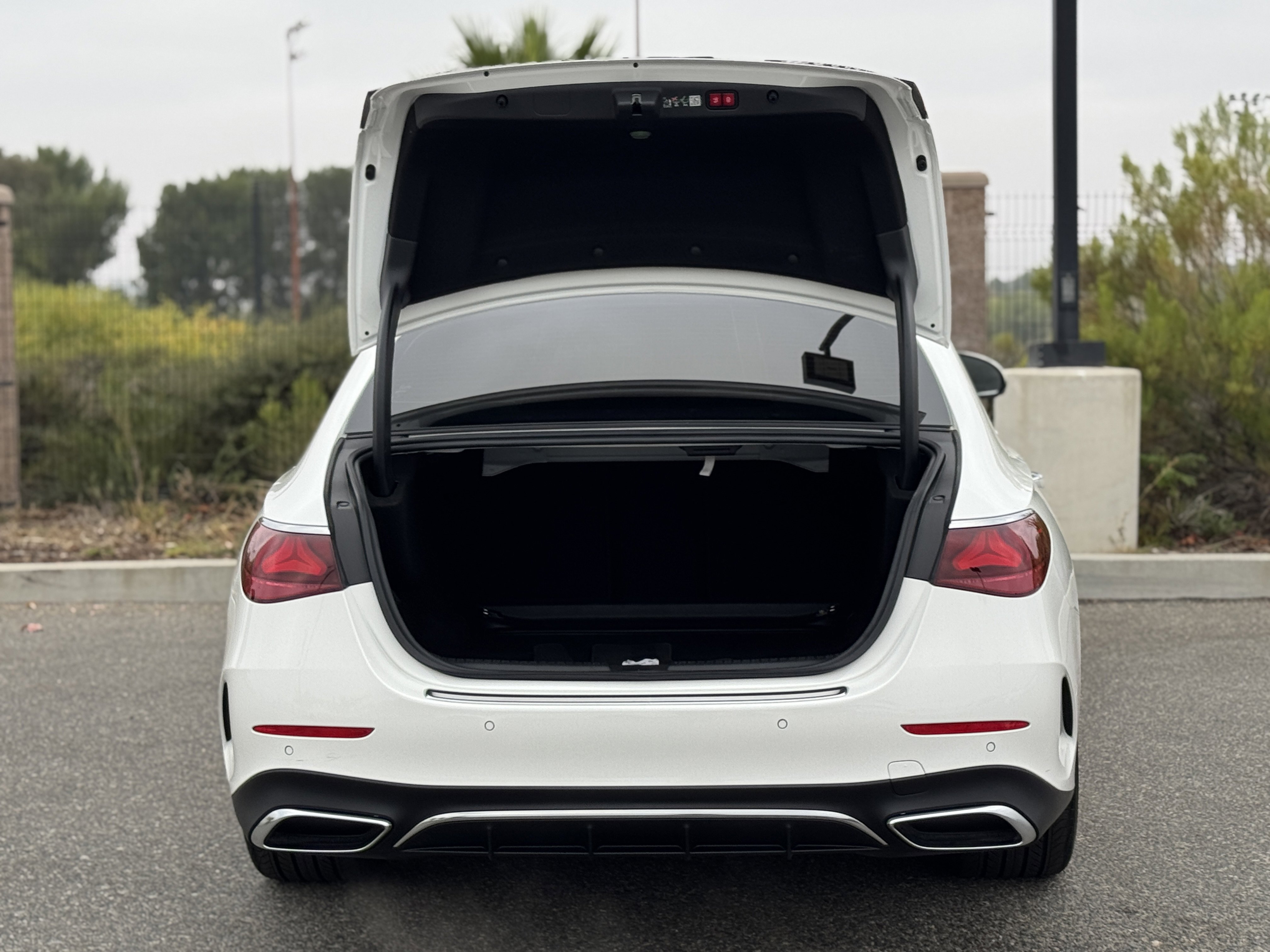 Used 2024 Mercedes-Benz E 350 4MATIC Sedan image 14