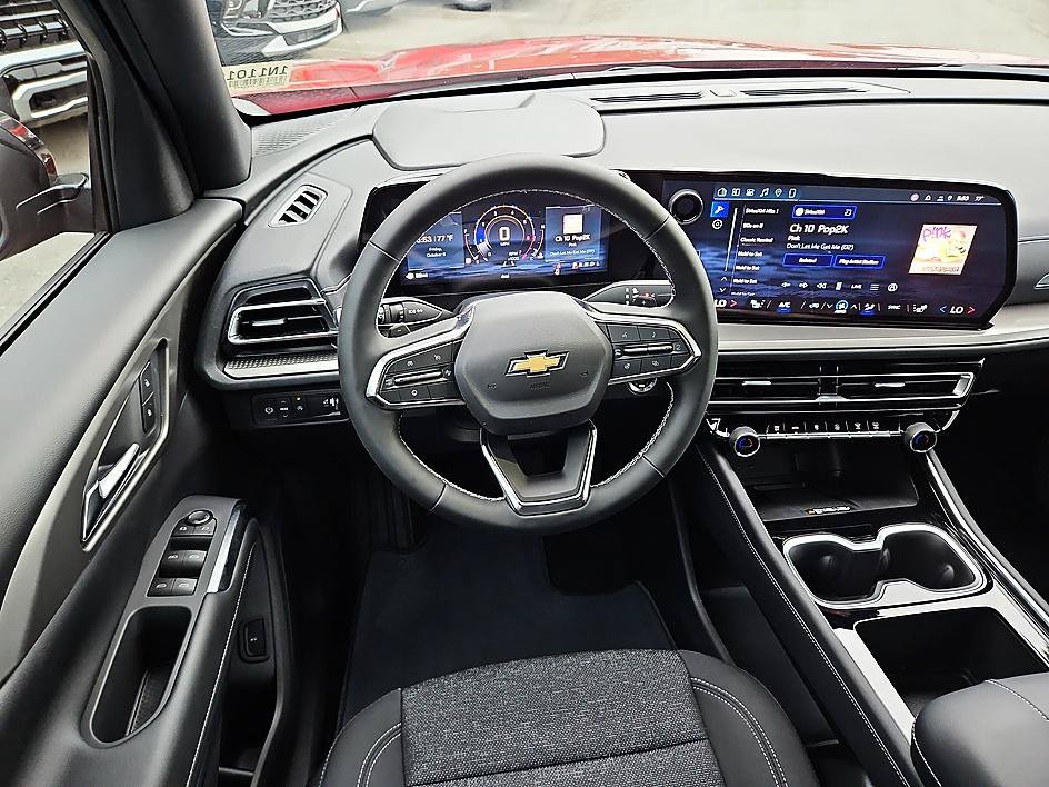 New 2027 Chevrolet Traverse LT FWD image 13