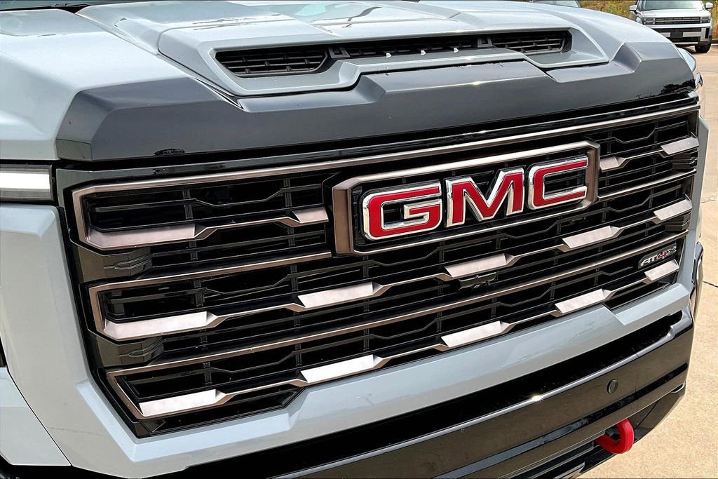 Used 2024 GMC Sierra 2500 AT4X image 38