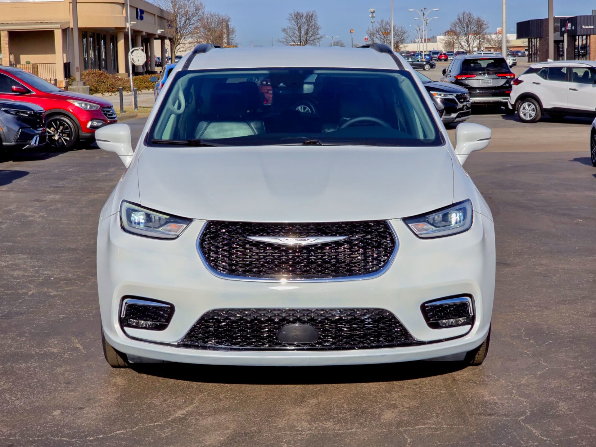 Used 2022 Chrysler Pacifica Touring-L image 9
