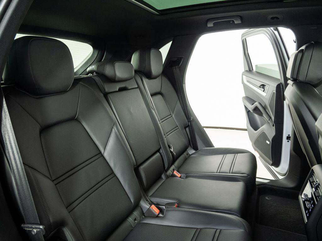New 2026 Porsche Cayenne S AWD/4WD image 23