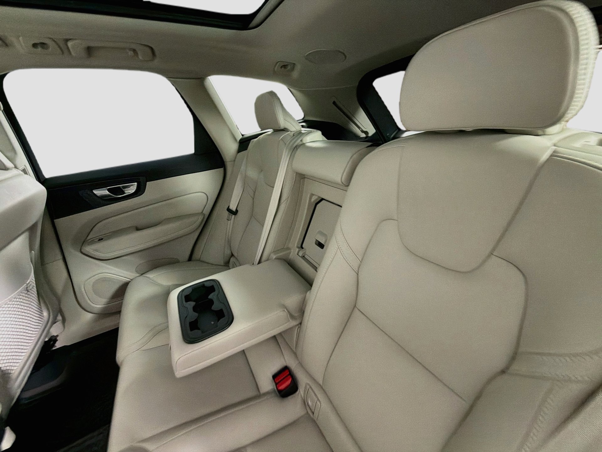 Certified 2026 Volvo XC60 B5 Ultra AWD/4WD image 26