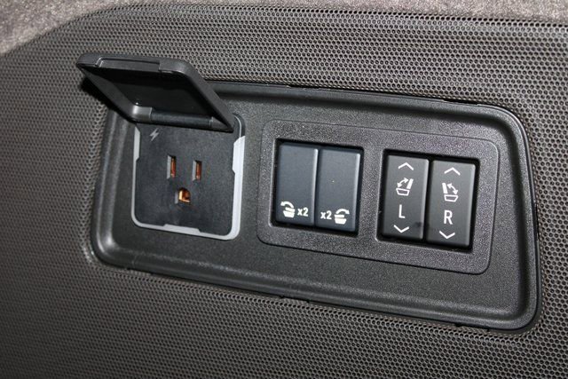 New 2026 Cadillac Escalade ESV Luxury w/ Touring Package image 33