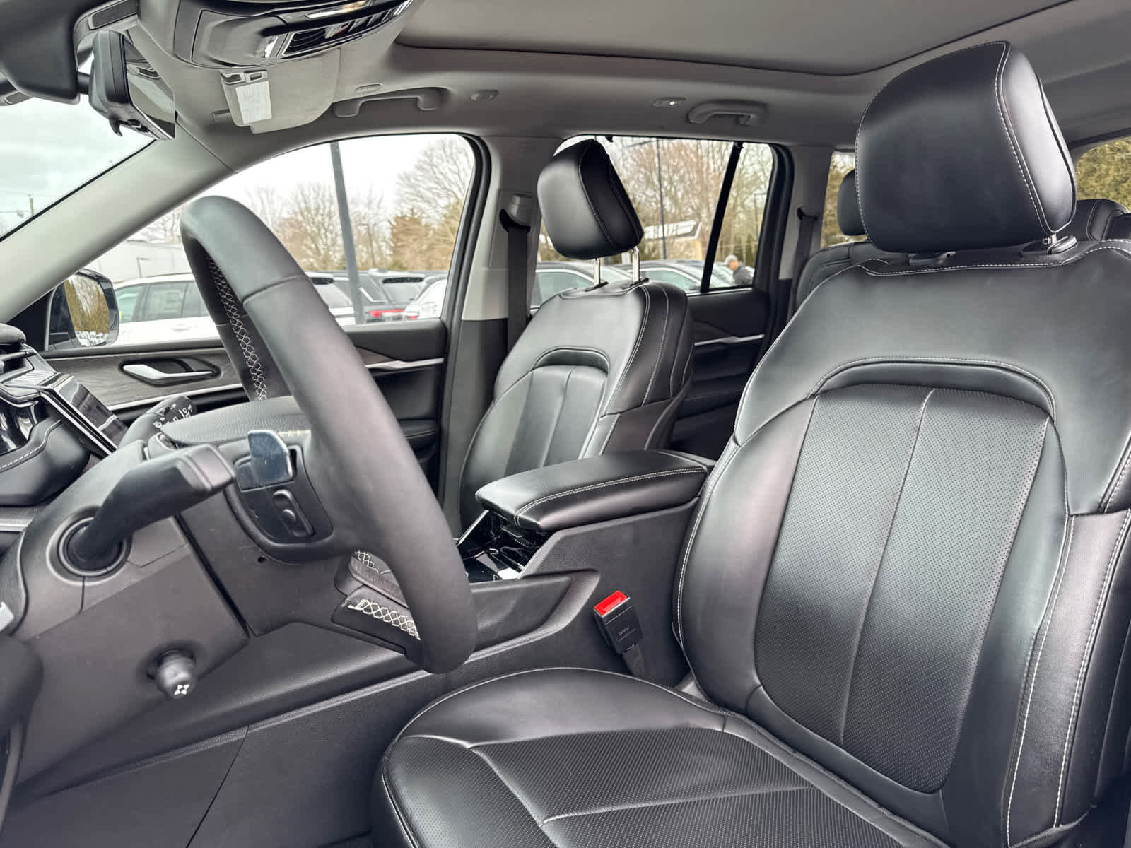 Used 2023 Jeep Grand Cherokee 4WD 4xe w/ Luxury Tech Group II image 13
