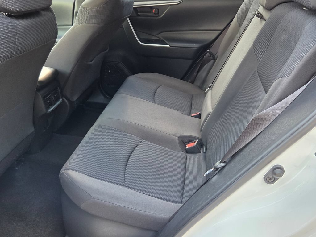 Used 2019 Toyota RAV4 LE w/ Carpet Mat Package AWD/4WD image 12