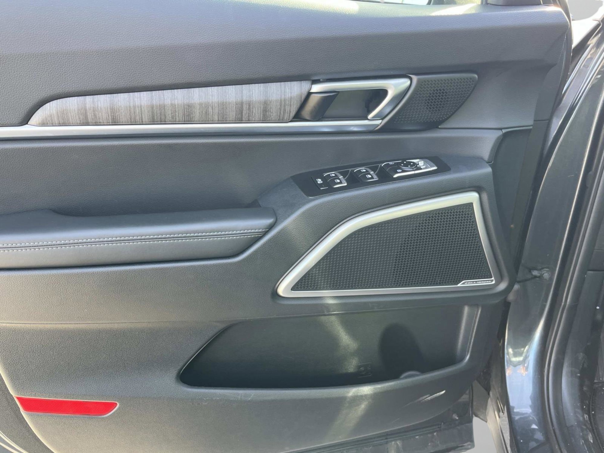 Used 2024 Kia Telluride EX image 27