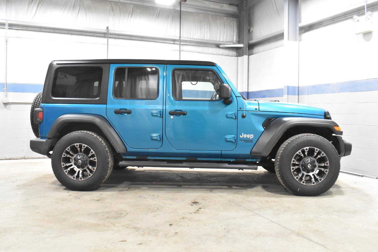 Used 2020 Jeep Wrangler Unlimited Sport AWD/4WD image 25