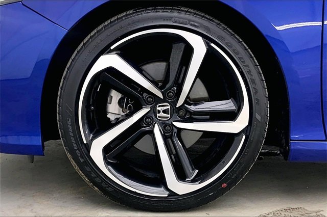 Used 2018 Honda Accord Sport image 10
