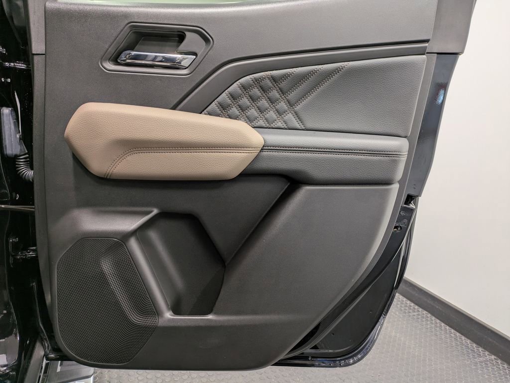 Used 2023 GMC Canyon Denali image 26