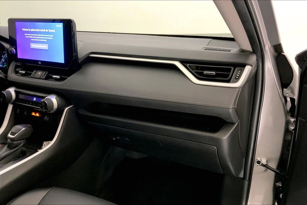 Used 2023 Toyota RAV4 XLE Premium image 23