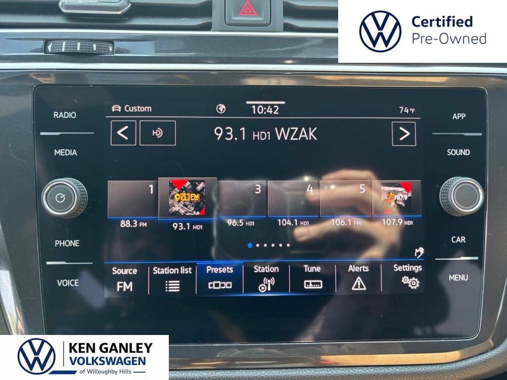 Used 2024 Volkswagen Tiguan SE AWD/4WD image 13