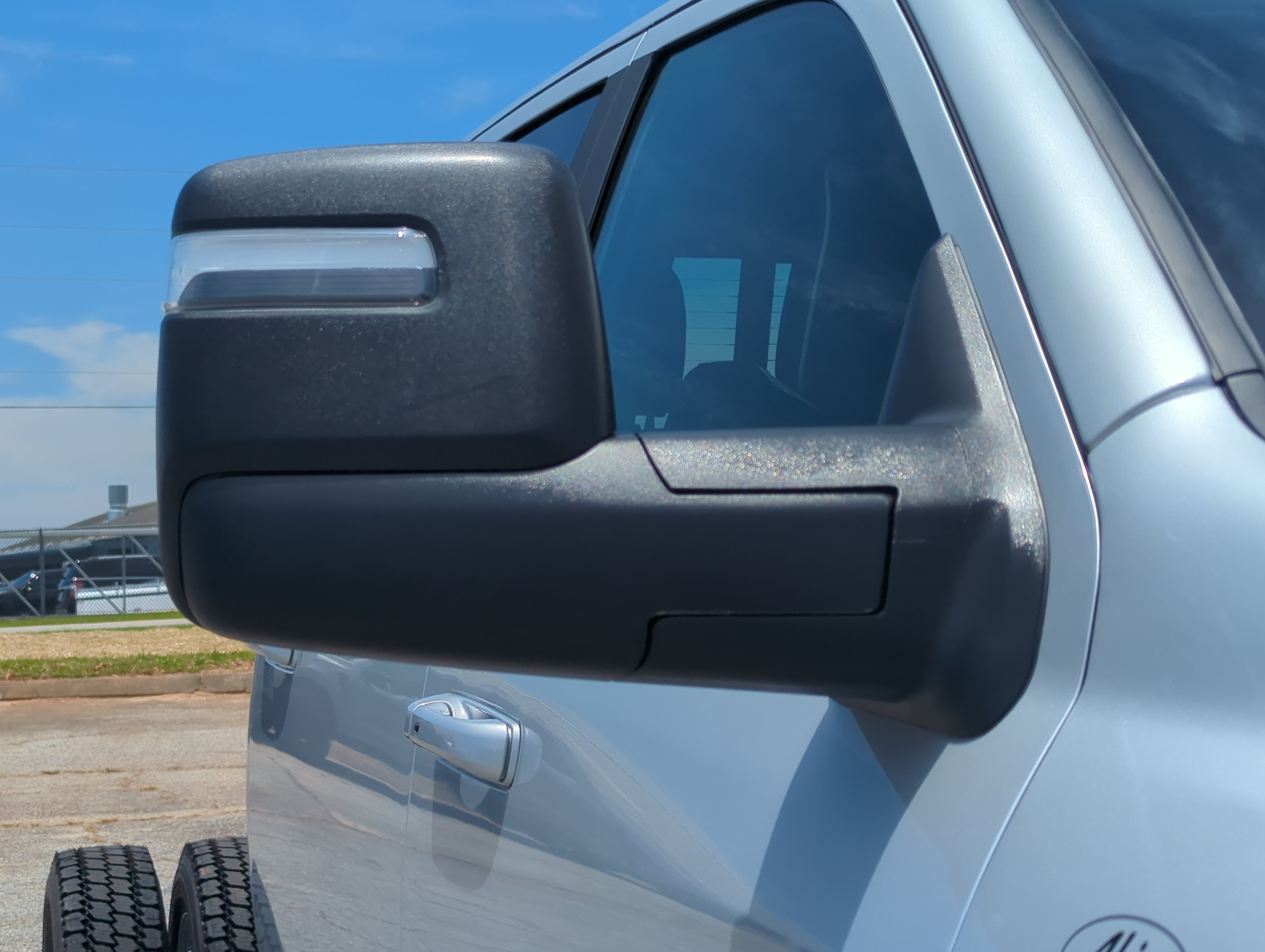 New 2026 RAM 4500 4x4 Crew Cab DRW w/ Laramie Trim Package image 10