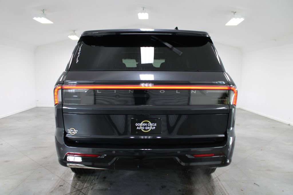 New 2026 Lincoln Navigator Reserve image 7
