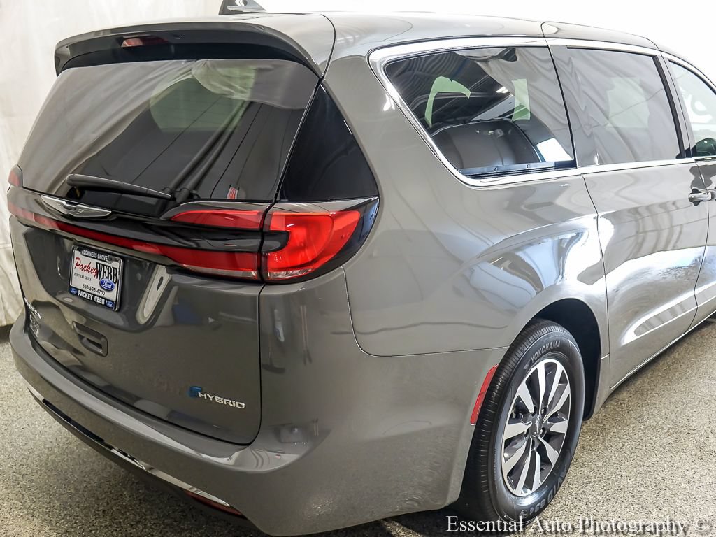 Used 2022 Chrysler Pacifica Touring-L FWD image 8