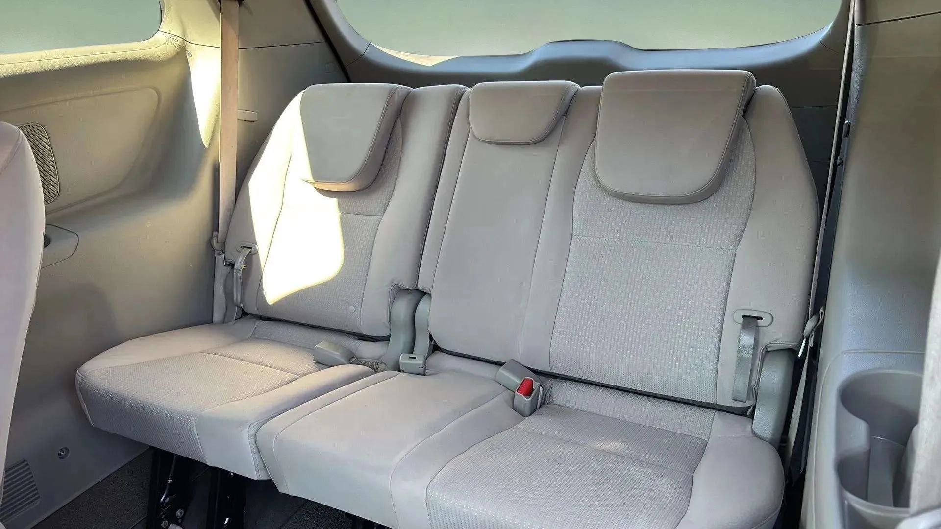 Used 2017 Kia Sedona LX image 14